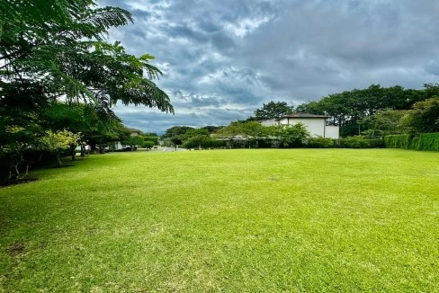 Spacious plot 1855 m² in San Jose City, Costa Rica