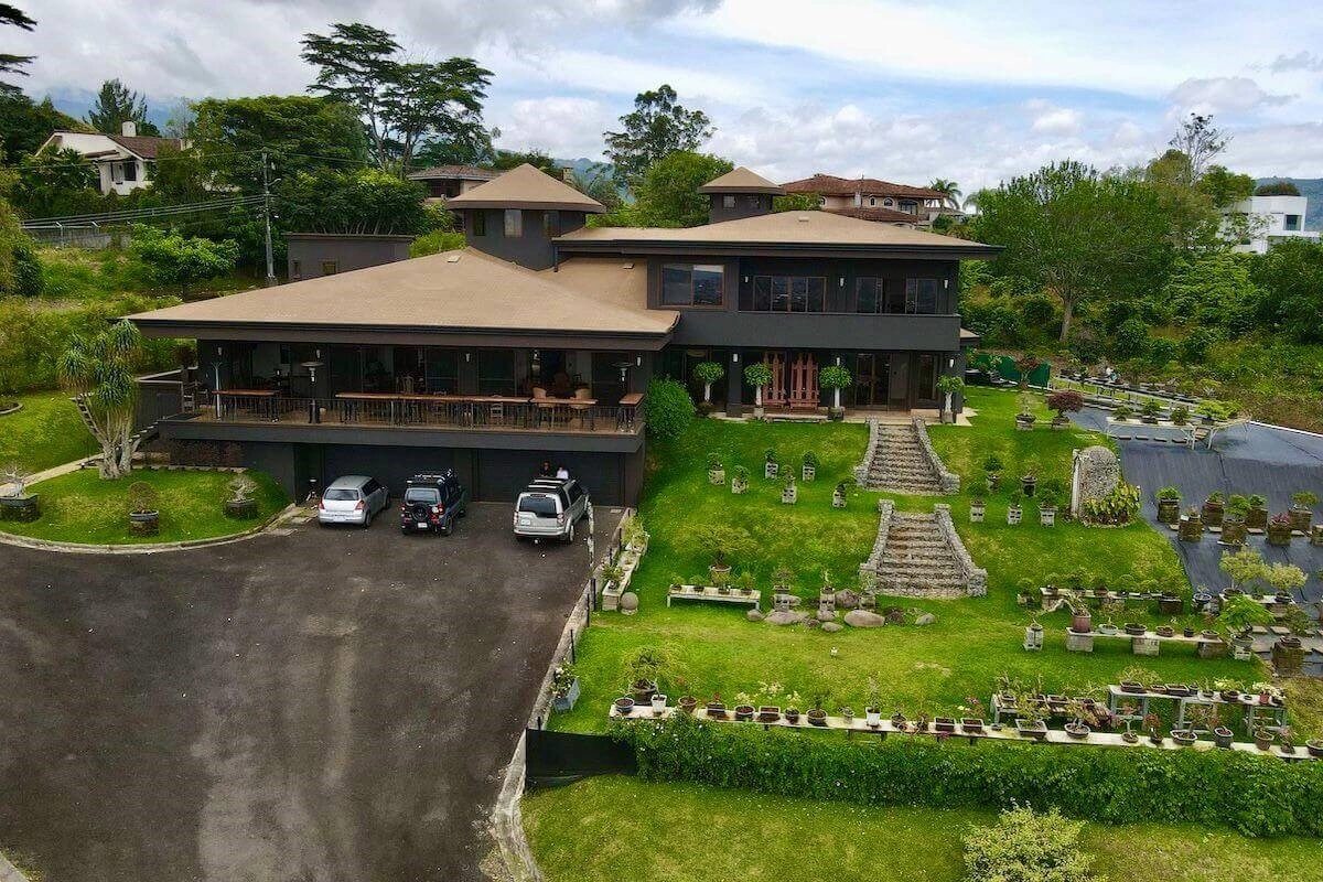 خانهای جادار به مساحت 999 m² در کارتاگو، کاستاریکا