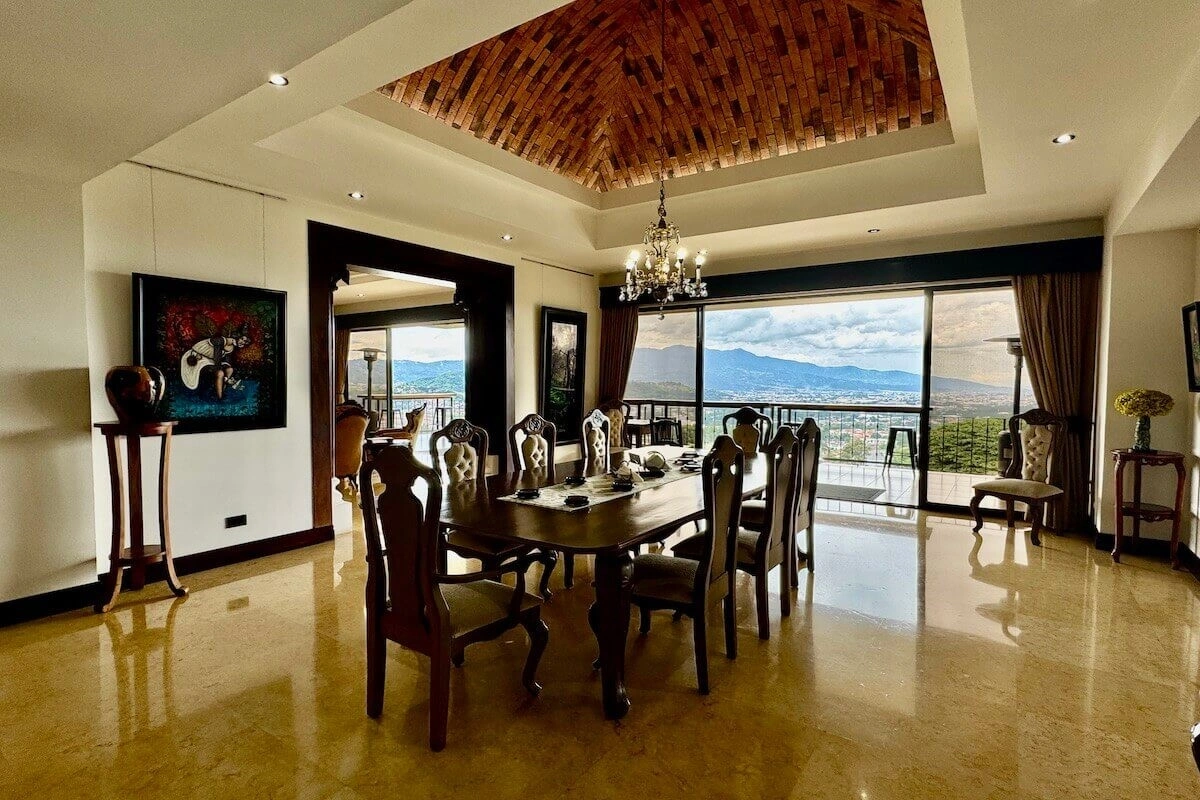 خانهای جادار به مساحت 999 m² در کارتاگو، کاستاریکا