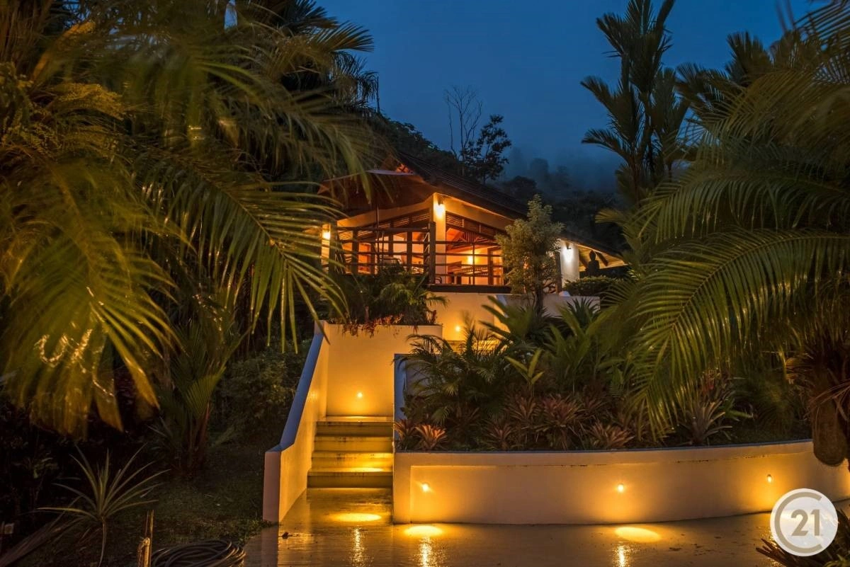Spacious villa 900 m2 in Limon, Costa Rica