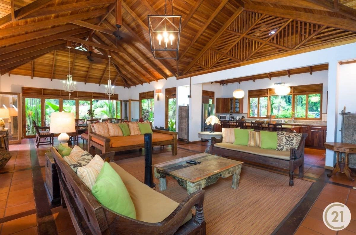 Spacious villa 900 m2 in Limon, Costa Rica
