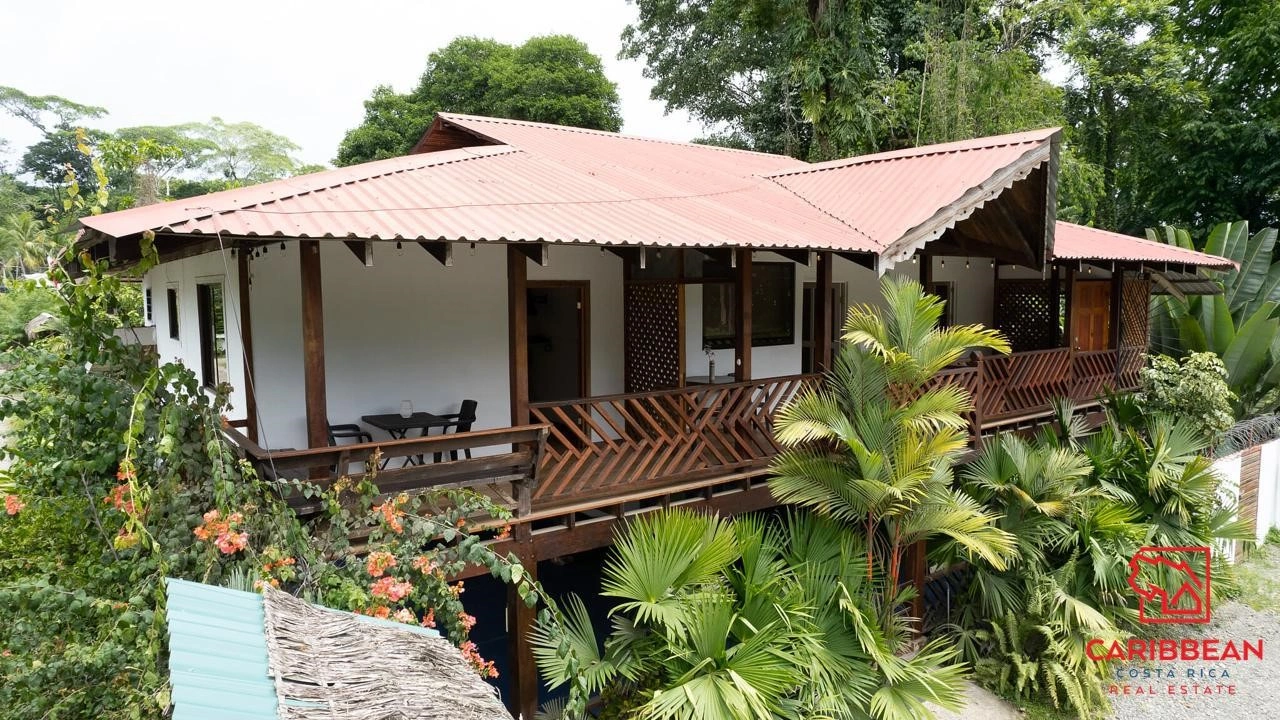 Furnished house 363 m2 in Limon, Costa Rica