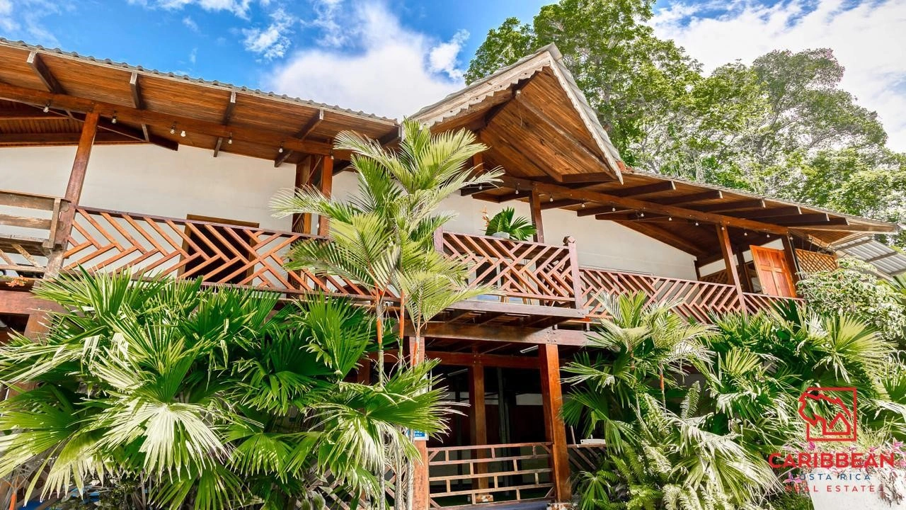 Furnished house 363 m2 in Limon, Costa Rica