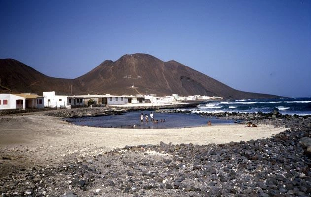 Land plot 440 m² in Mindelo, Cabo Verde