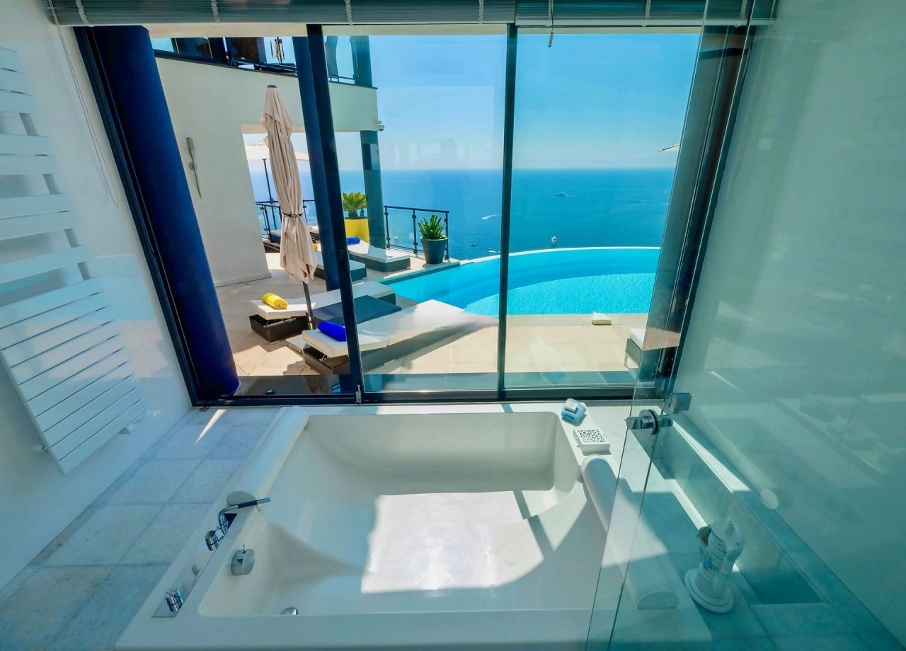 Eze'de Eşsiz 4+1 villa