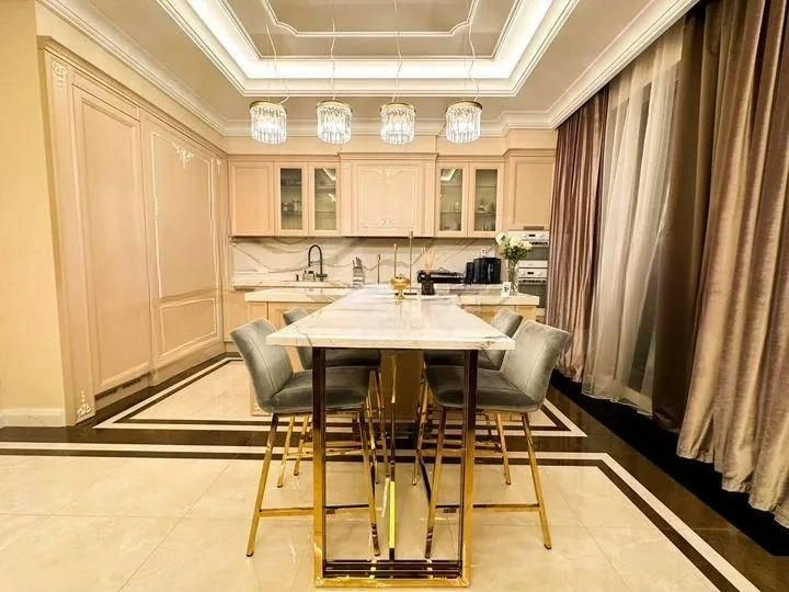 Unique apartment 163 m2 in the residential complex "Privilege"