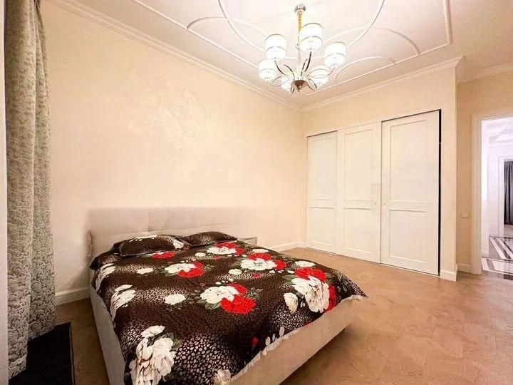 Unique apartment 163 m2 in the residential complex "Privilege"