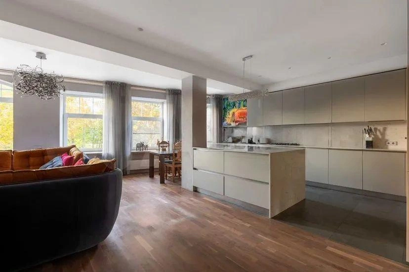 Kaufen Sie Luxuswohnungen in St. Petersburg für 93 Millionen ₽✅