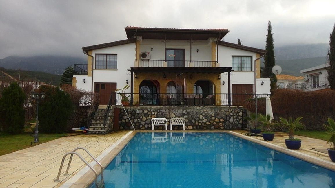 Villa in Kyrenia