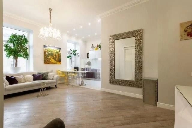 Apartment 78 m2 in the city center