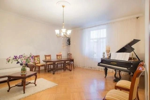 Apartment 4+1 on Moskovsky Prospekt