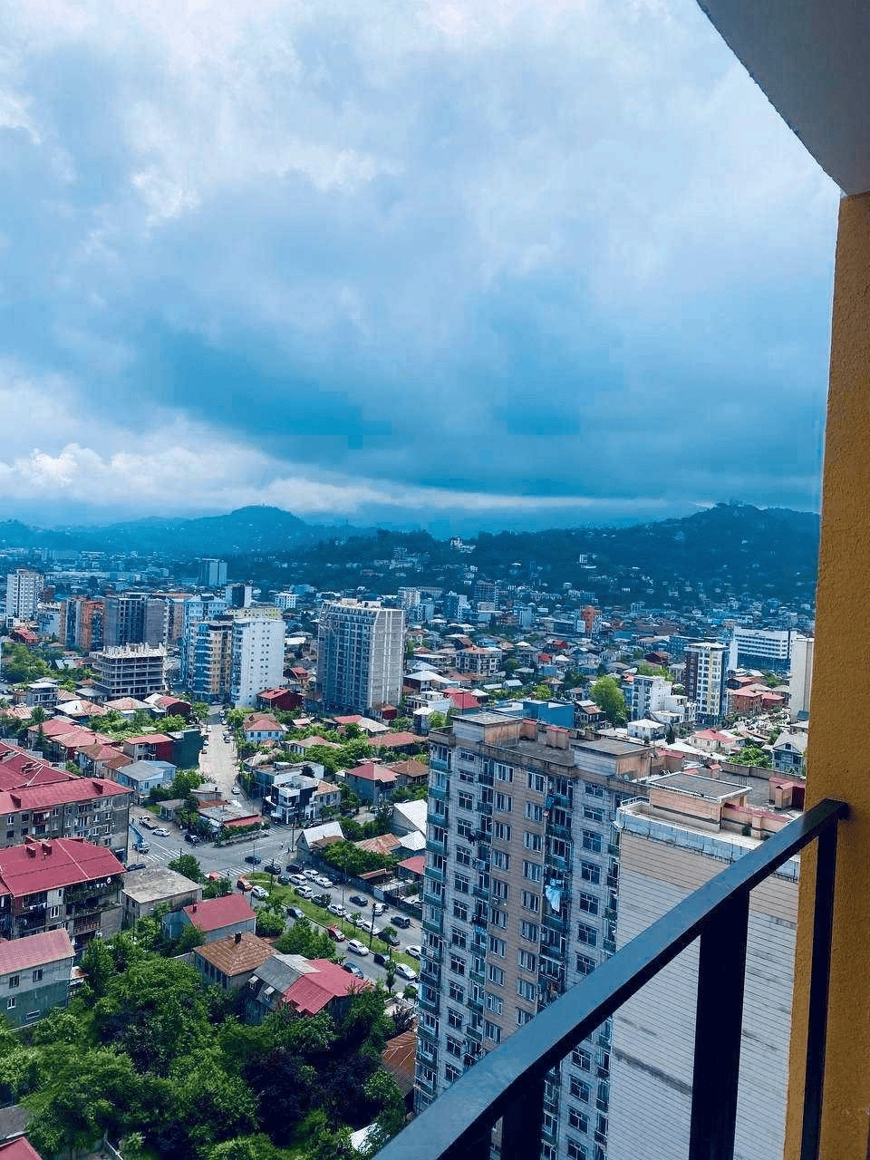 Уютная квартира в новостройке с панорамным видом на город