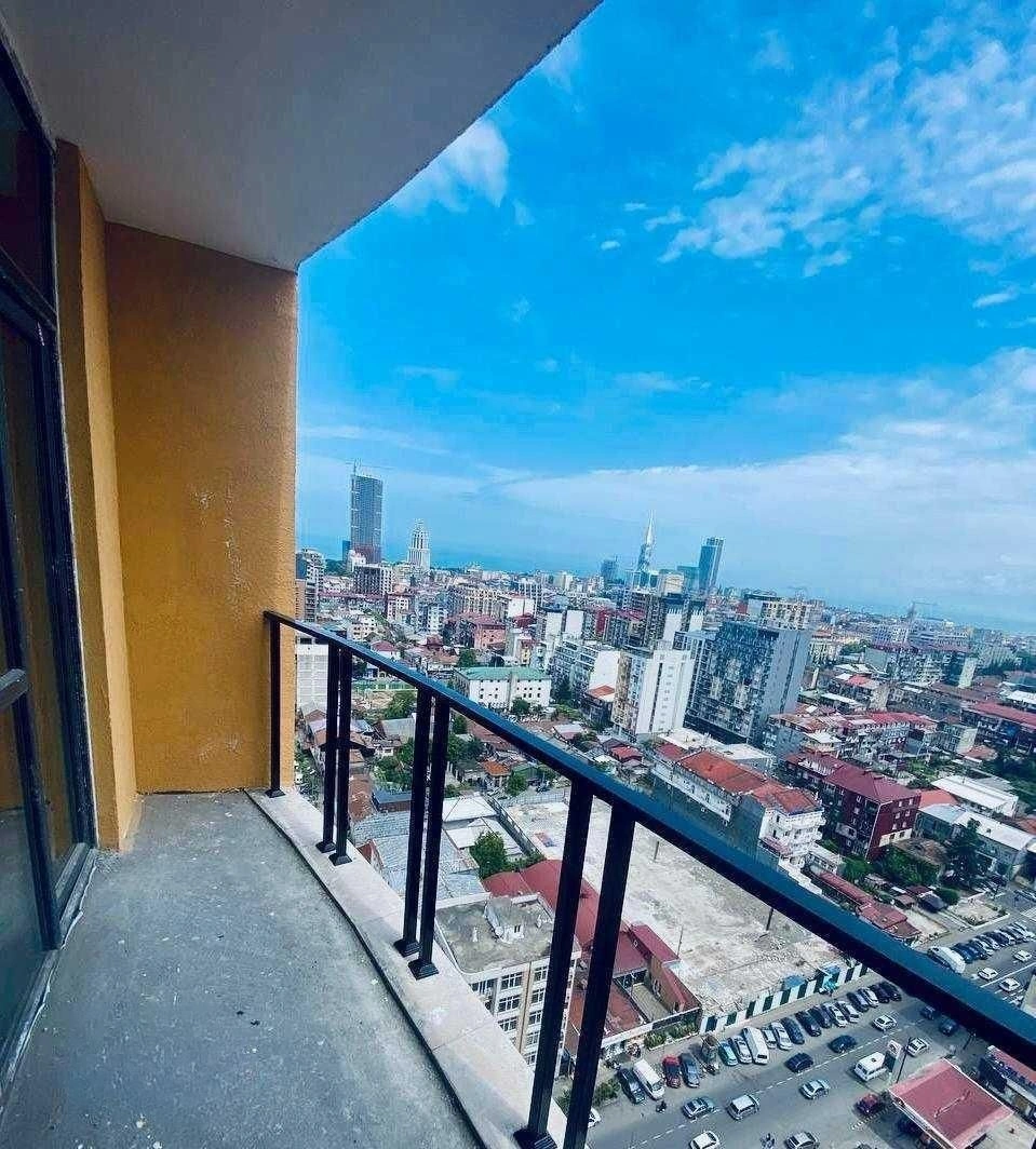 जॉर्जिया, बाटुमी में शहर के दृश्य के साथ नई इमारत में 1+1 अपार्टमेंट