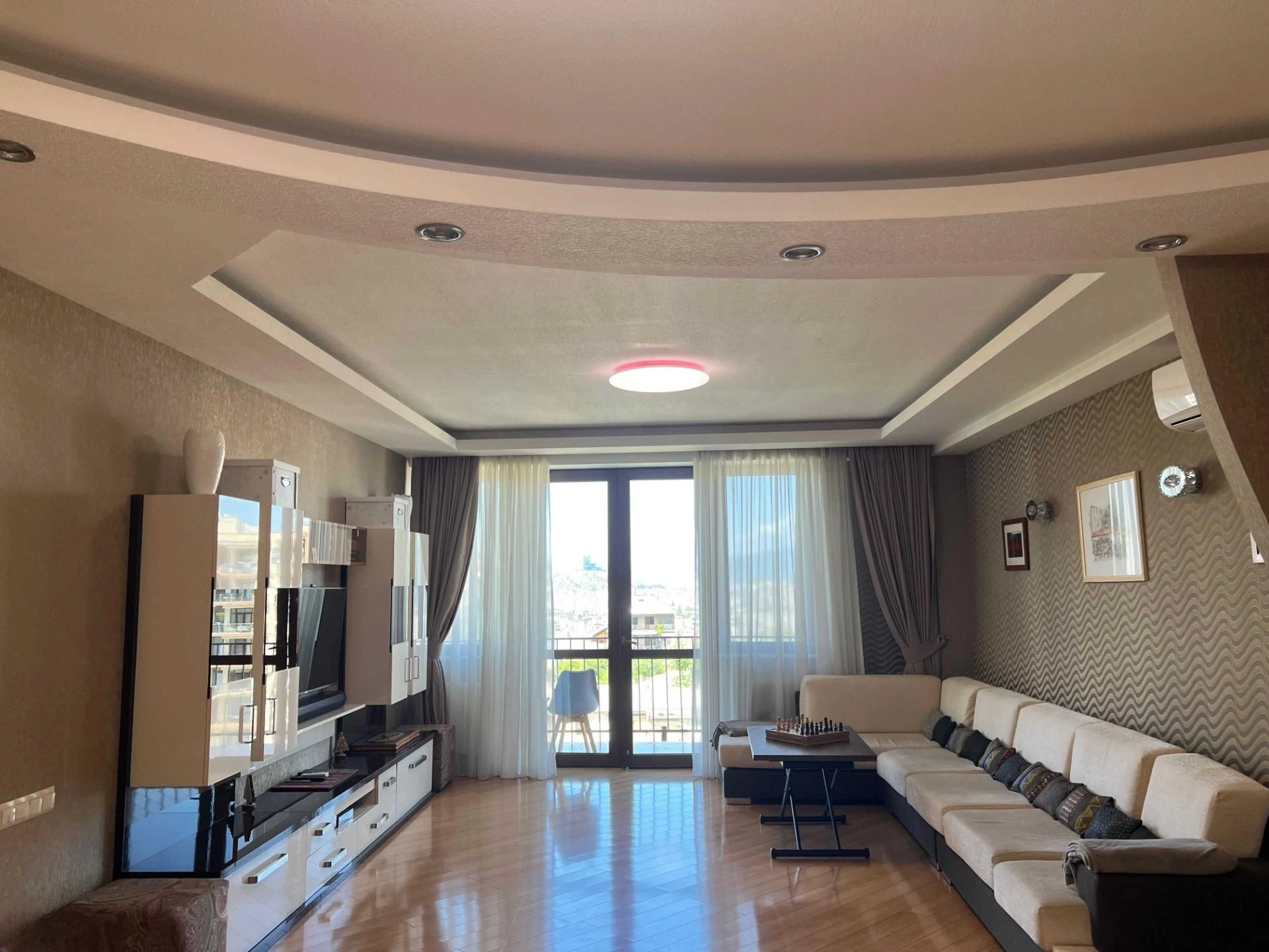 Apartamento luminoso 2+1 com vista panorâmica