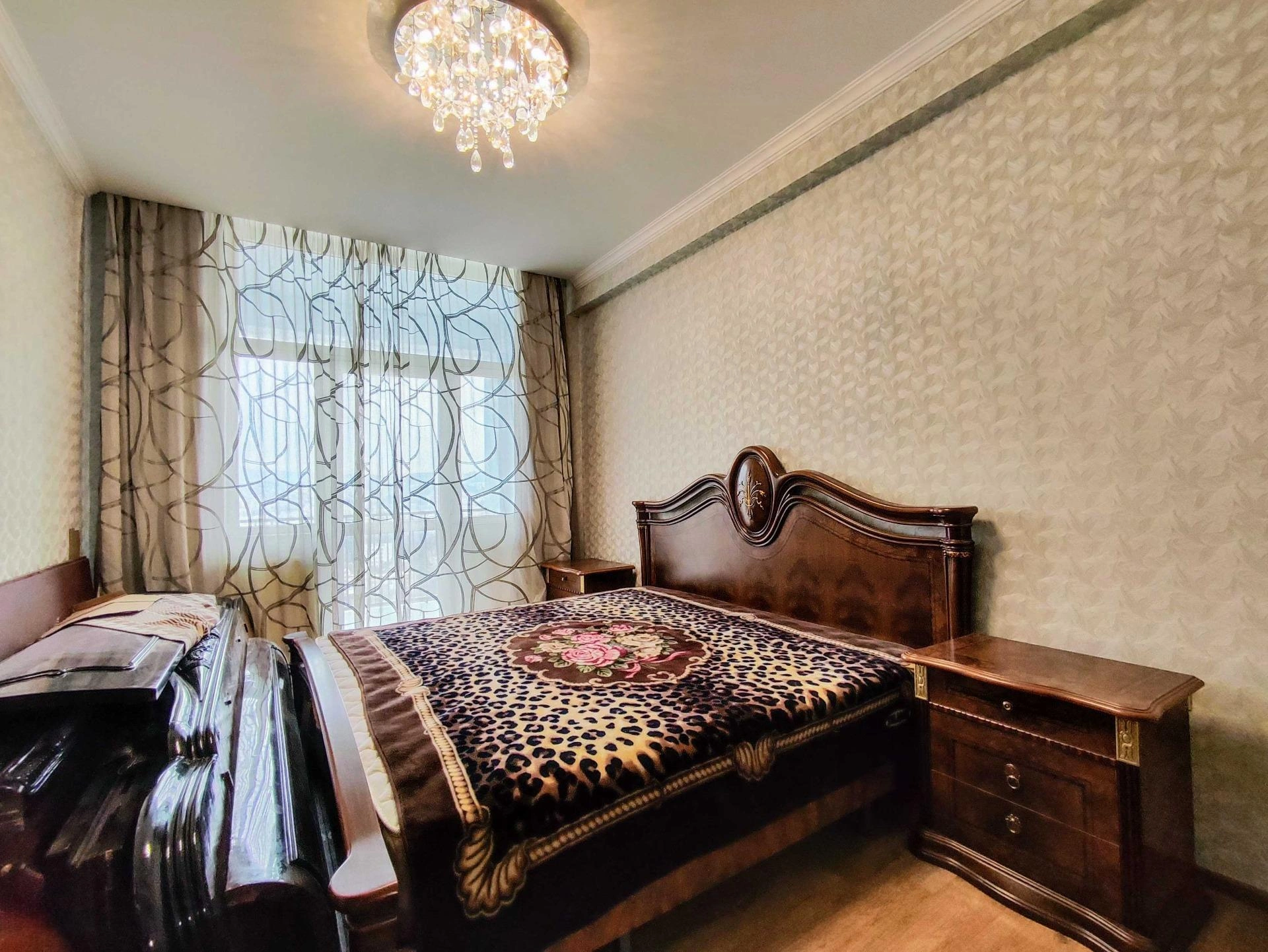 117 m2 का 3-कमरा अपार्टमेंट