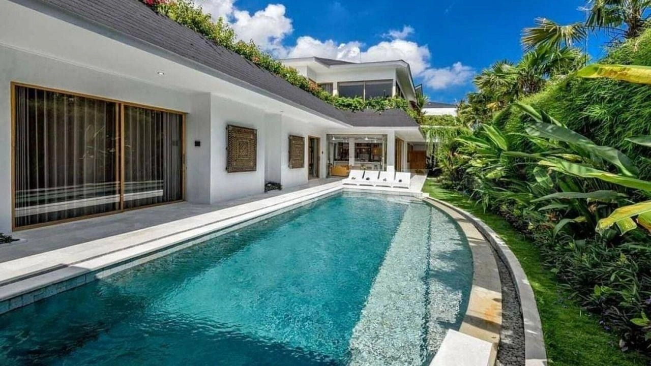Canggu'daki şık modern villa 358 m²