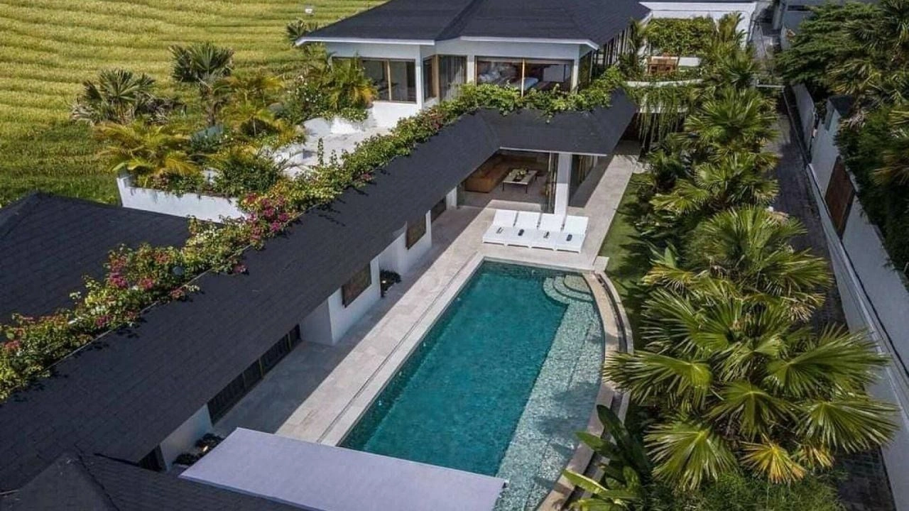 Canggu'daki şık modern villa 358 m²