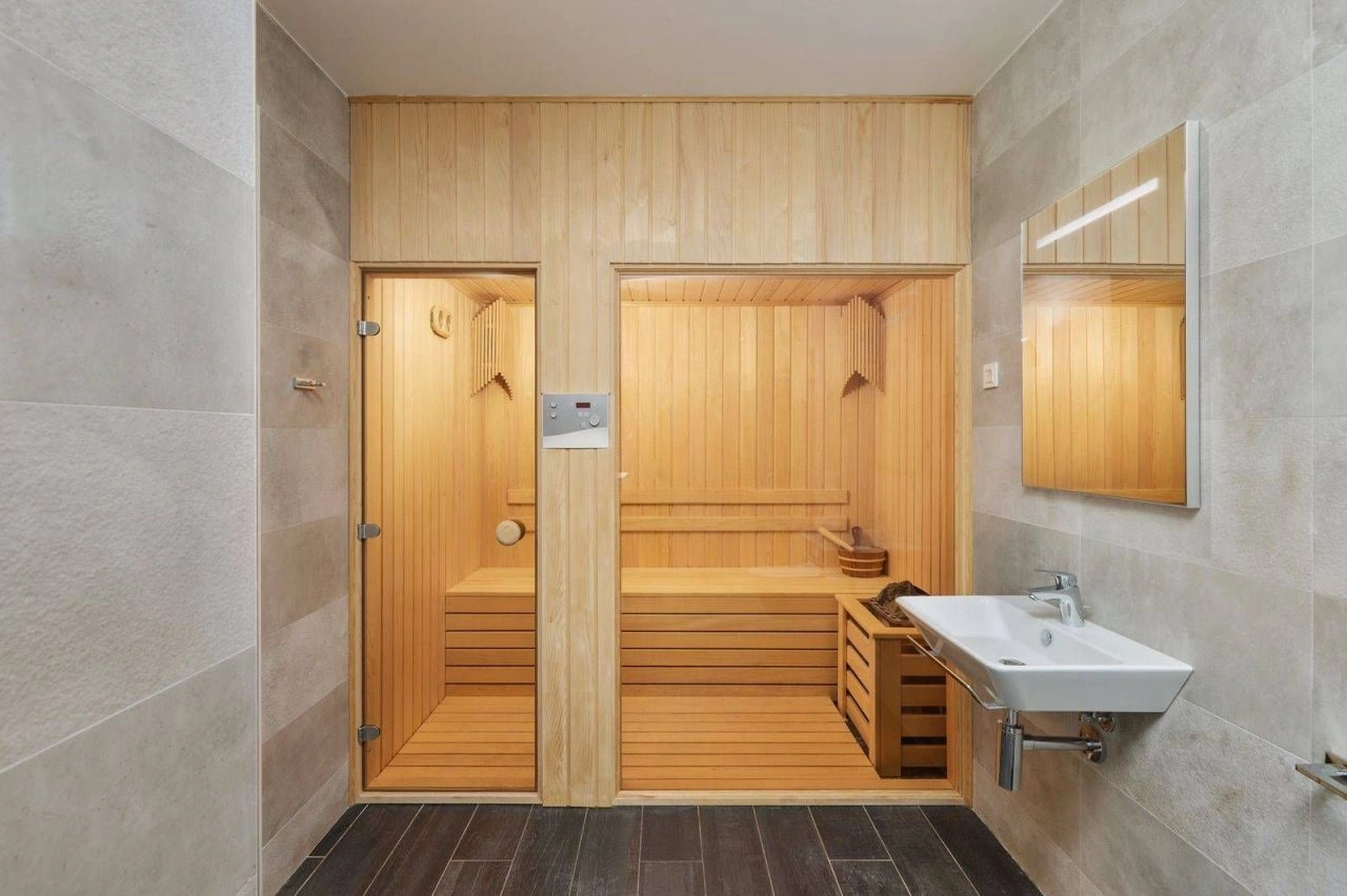 Luxury villa 479 m2 in Prcanj