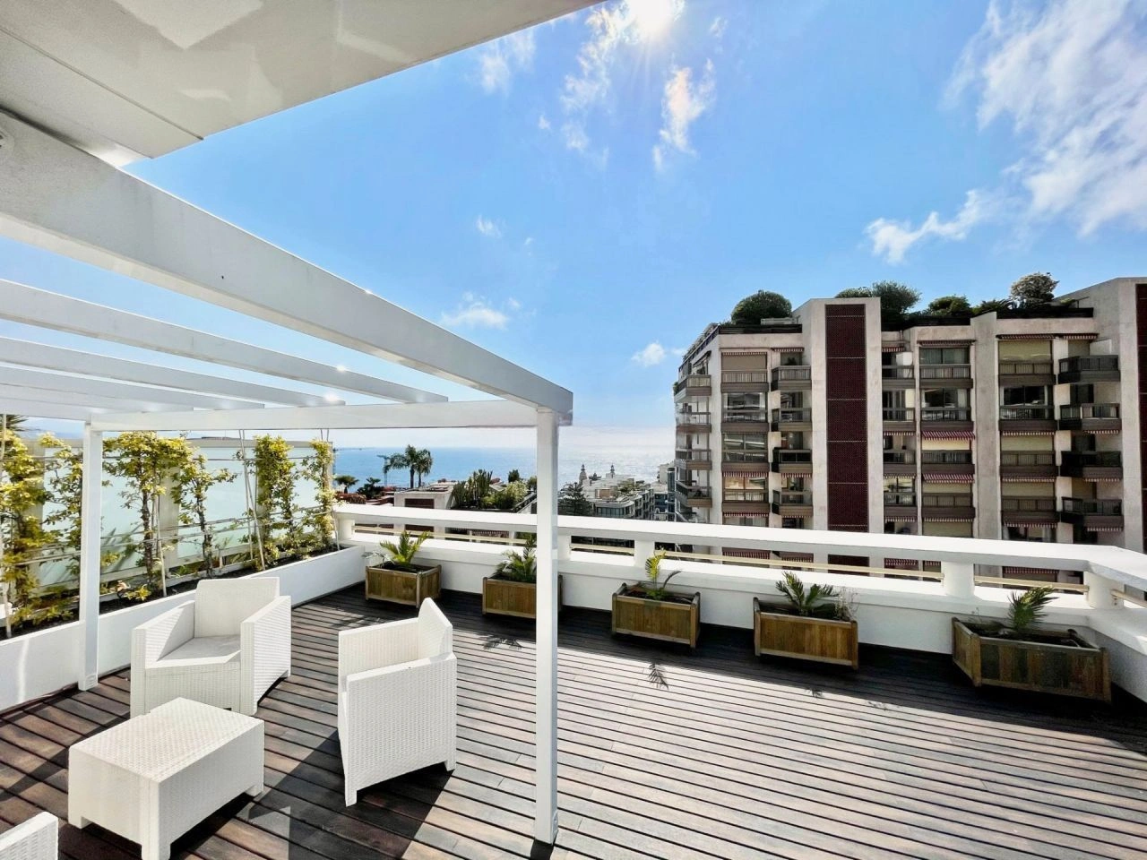 عرض شقة 2+1 على الساحل