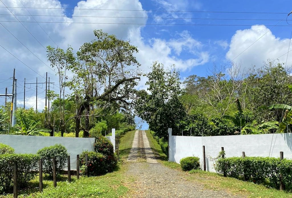 Encantadora casa 12+1 en Río Dulce, Guatemala