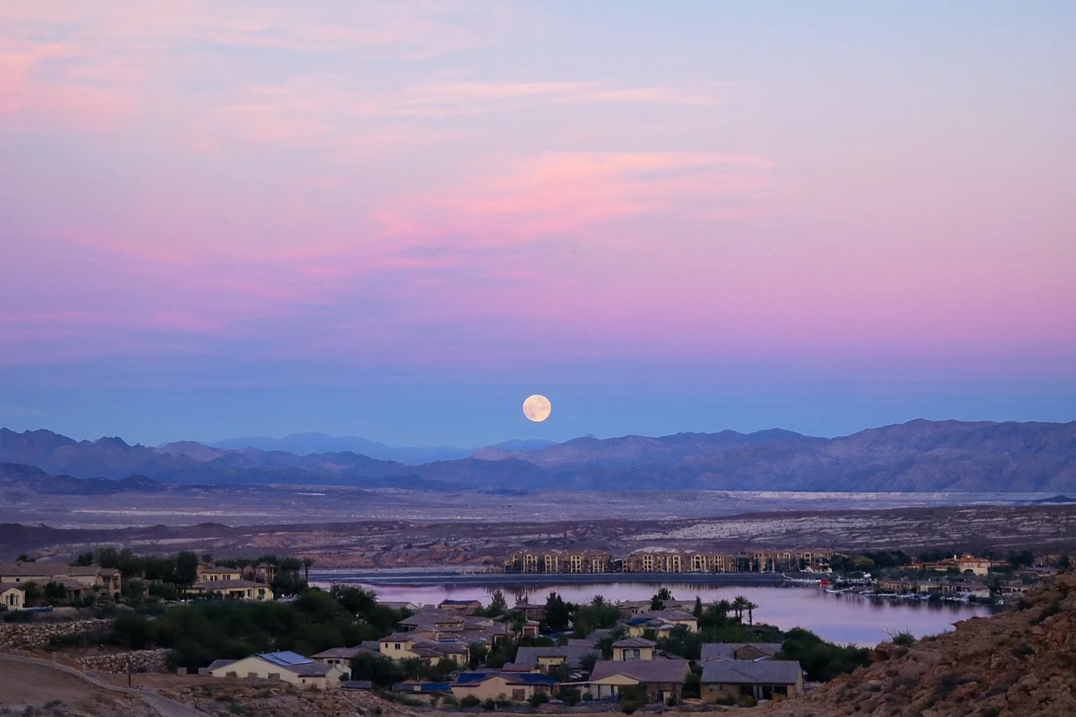 فروش توسط مالک (FSBO) در هندرسون — خانههای مالک خصوصی | VelesClub Int.