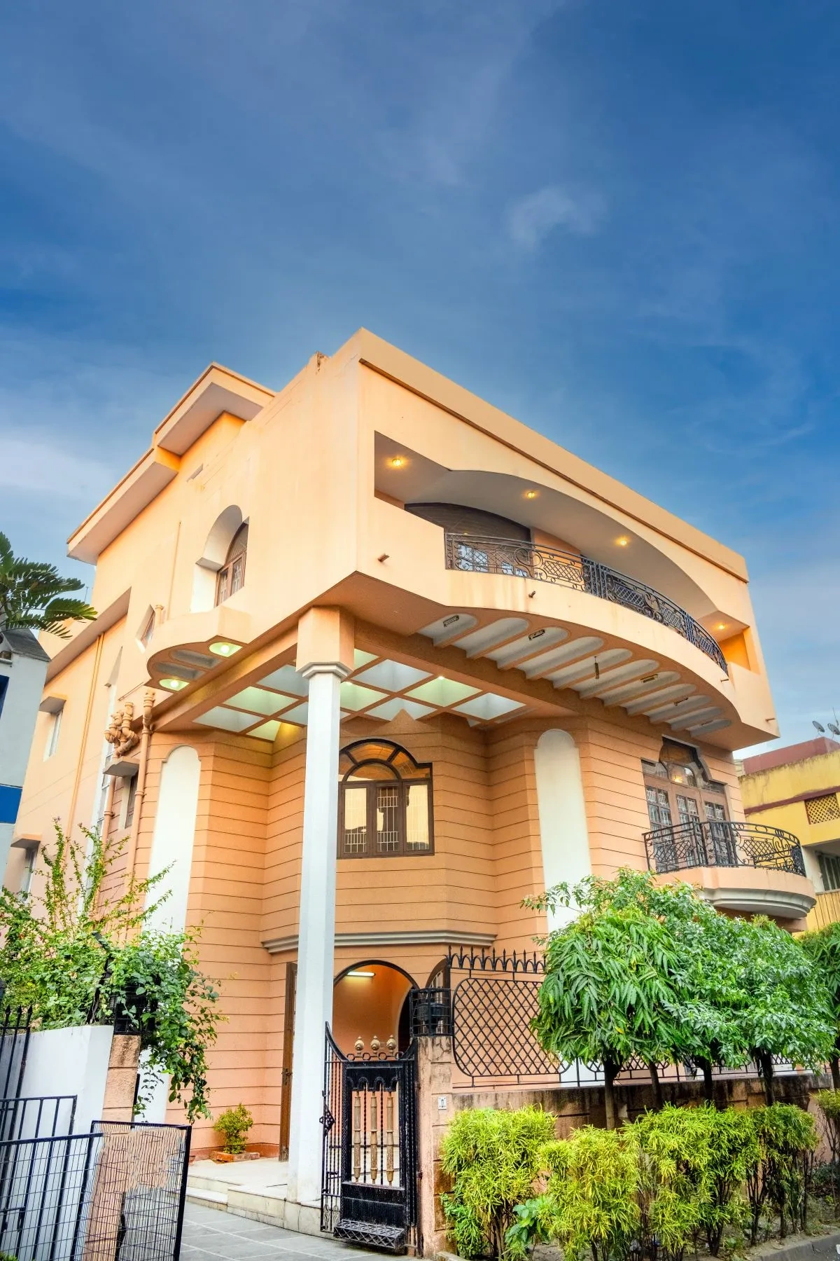 印度加尔各答 — 通透宽敞的 5+1 户型住宅