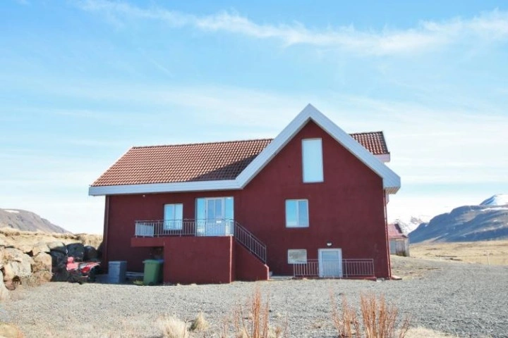 Serene house 6+1 in Reykjavik, Iceland