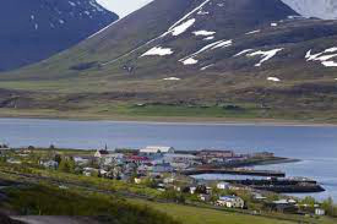 वेस्टफजॉर्ड्स, आइसलैंड में शांत 4+1 घर