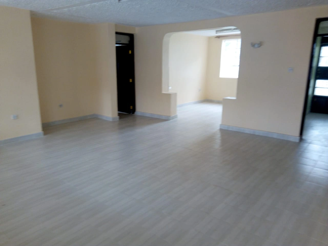 नकुरु, केन्या में धूप-भरा 5+1 घर