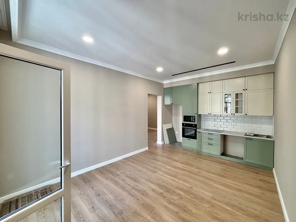 阿拉木图(哈萨克斯坦)全新公寓,107 m2