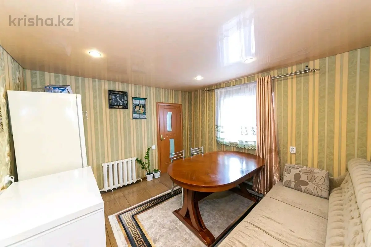 哈萨克斯坦阿斯塔纳 96 m2 带家具住宅