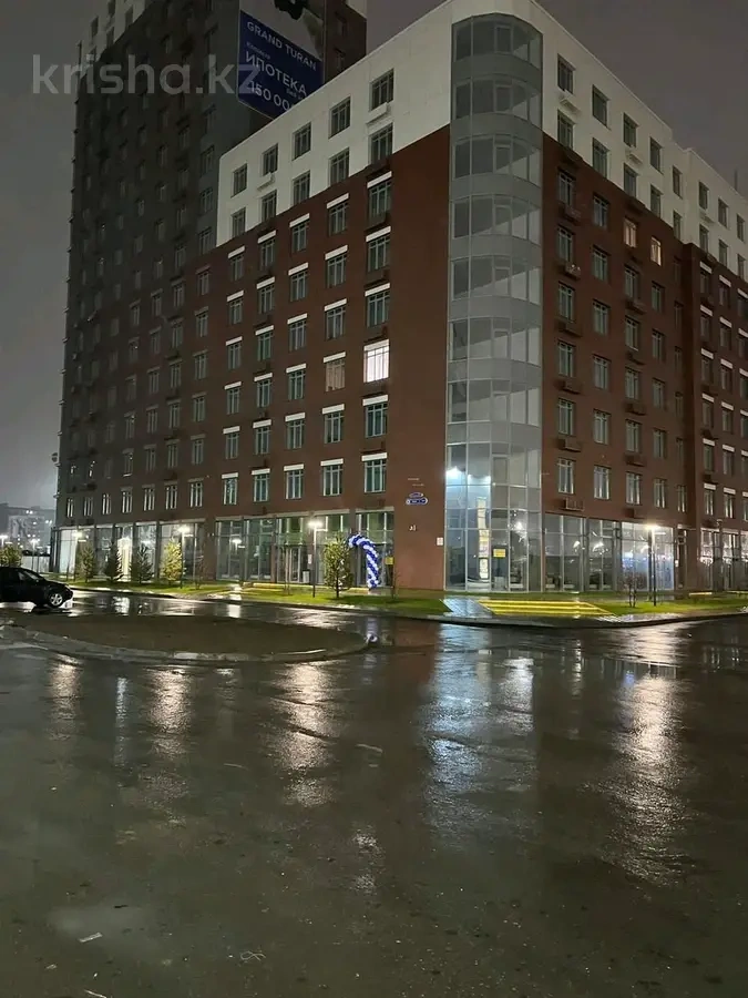 阿斯塔纳(哈萨克斯坦)94 m²高端商用房