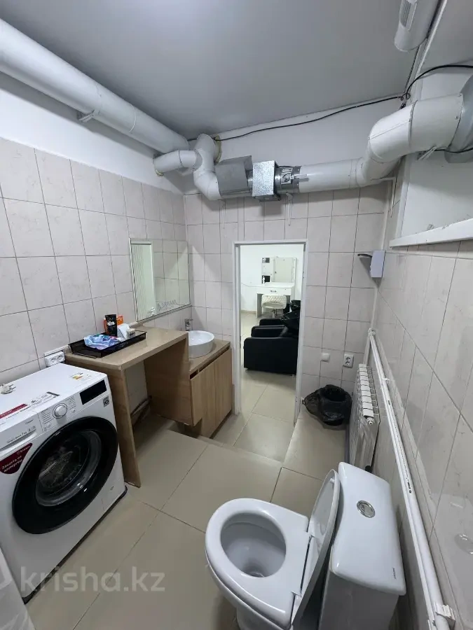 Престижное коммерческое помещение 107 m2 в Актобе, Казахстан