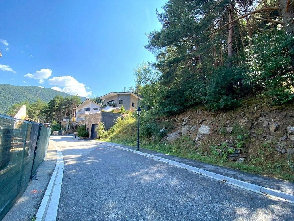 Parcela de 600 m² para construcción individual en La Massana, Andorra
