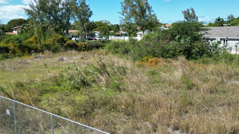 Land plot of 1046 m2 in Nassau, Bahamas