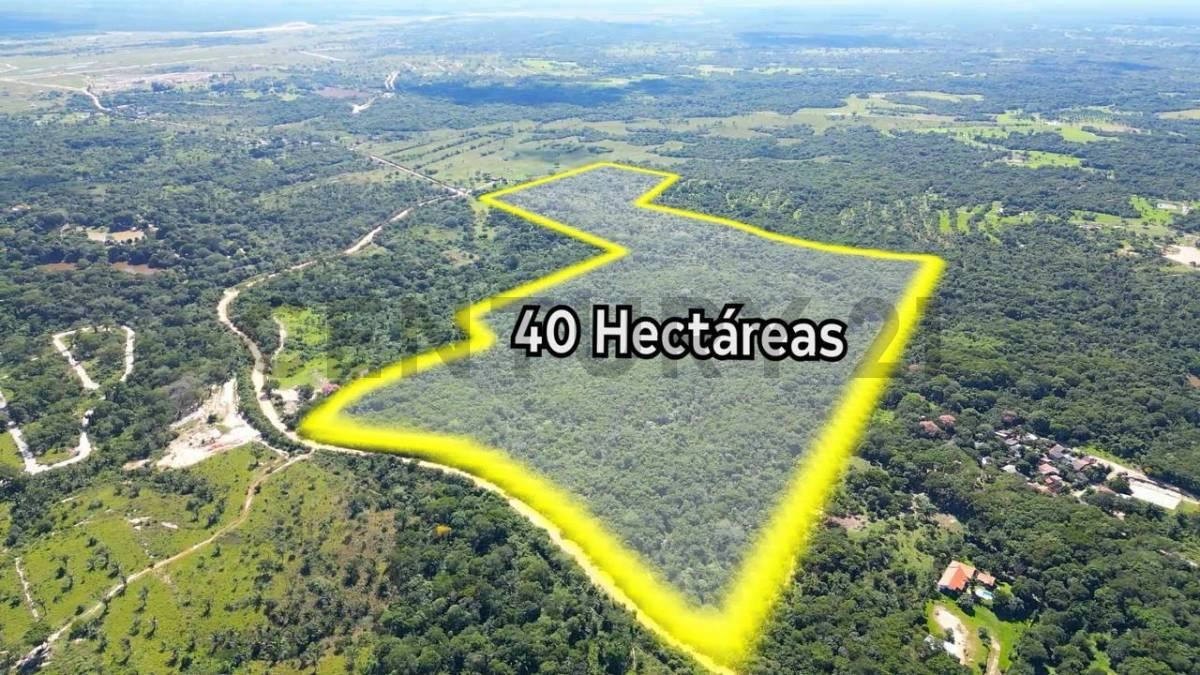 位于玻利维亚圣克鲁斯-德拉西耶拉的400,000 m²土地