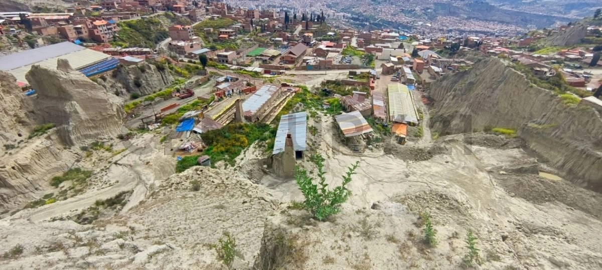 玻利维亚拉巴斯 5000 m² 土地