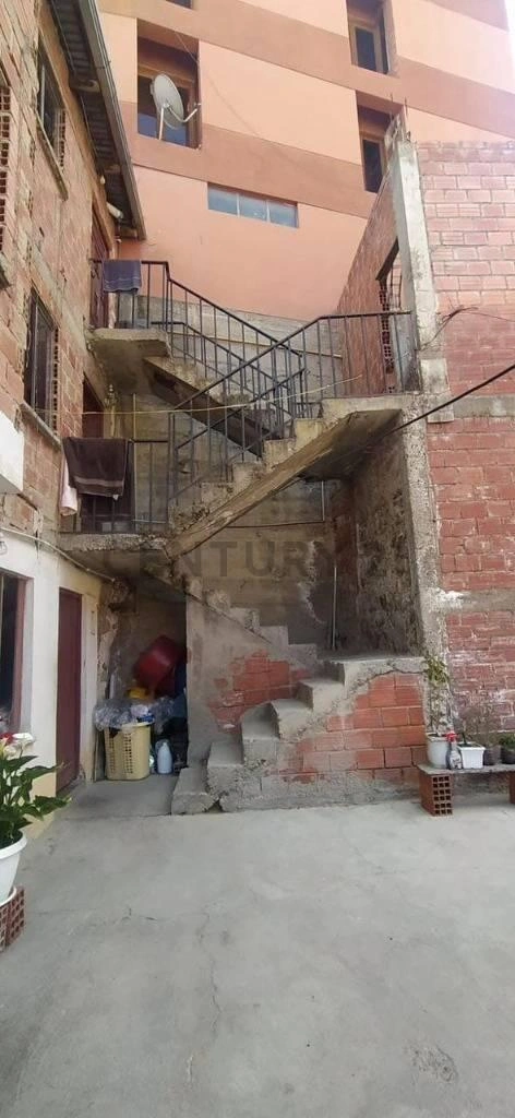 玻利维亚拉巴斯 220 m² 土地