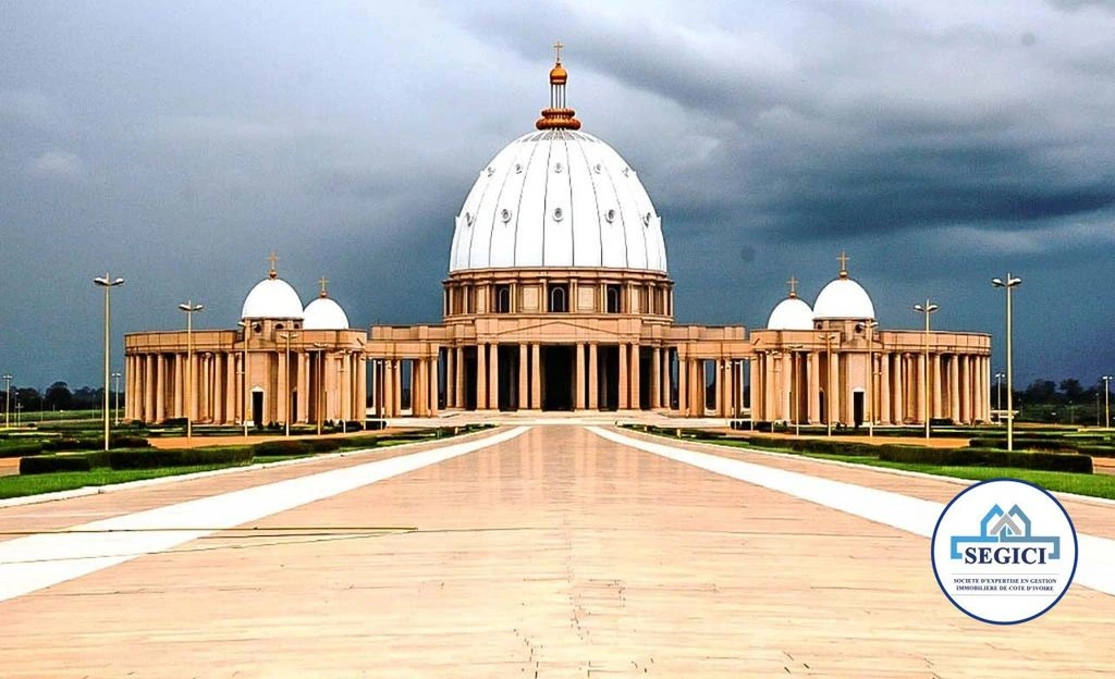 雅穆苏克罗(科特迪瓦)980 m2 土地