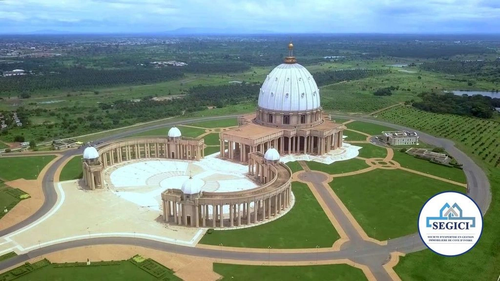 雅穆苏克罗(科特迪瓦)980 m2 土地