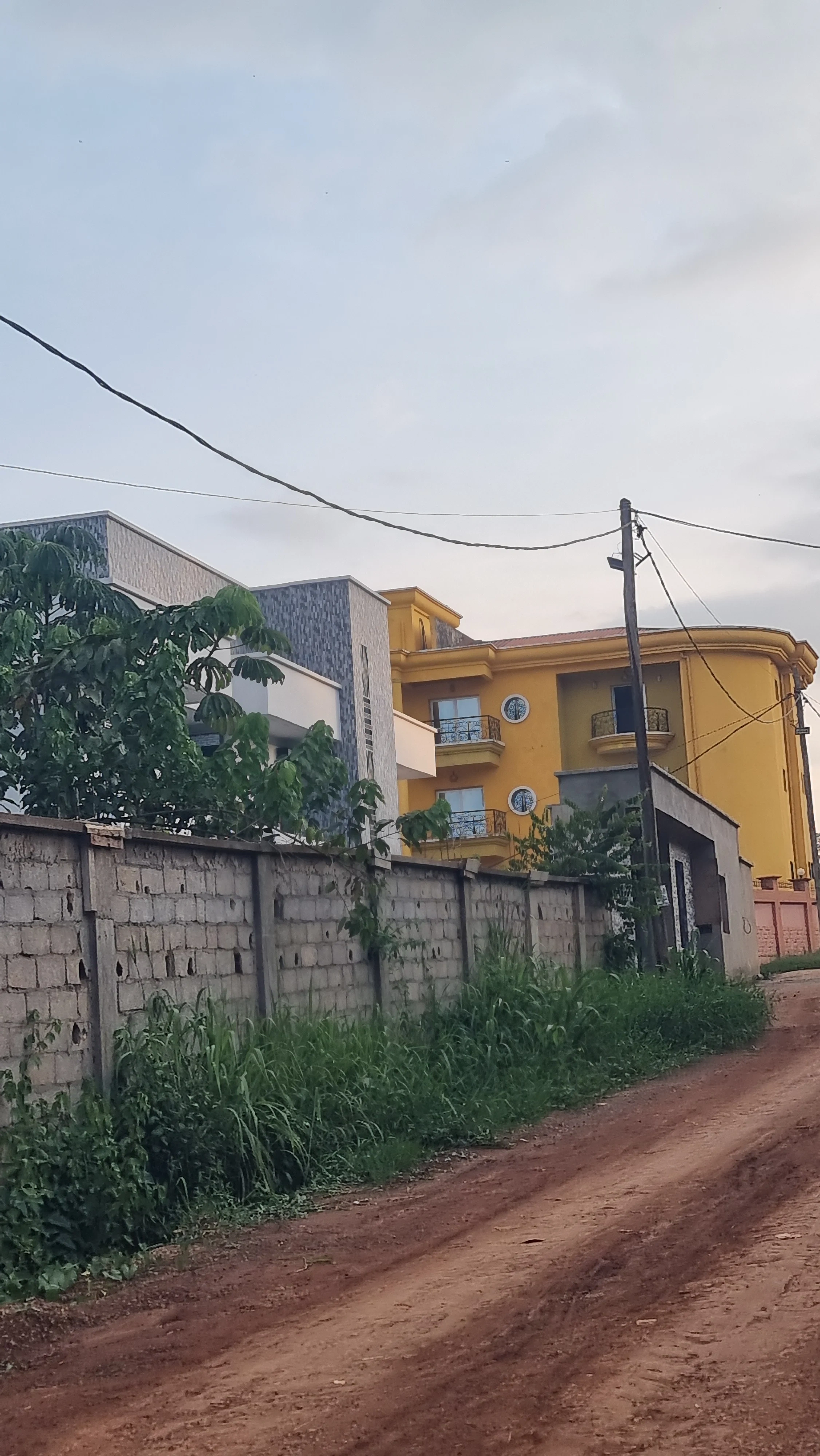 喀麦隆雅温得1000 m2地块