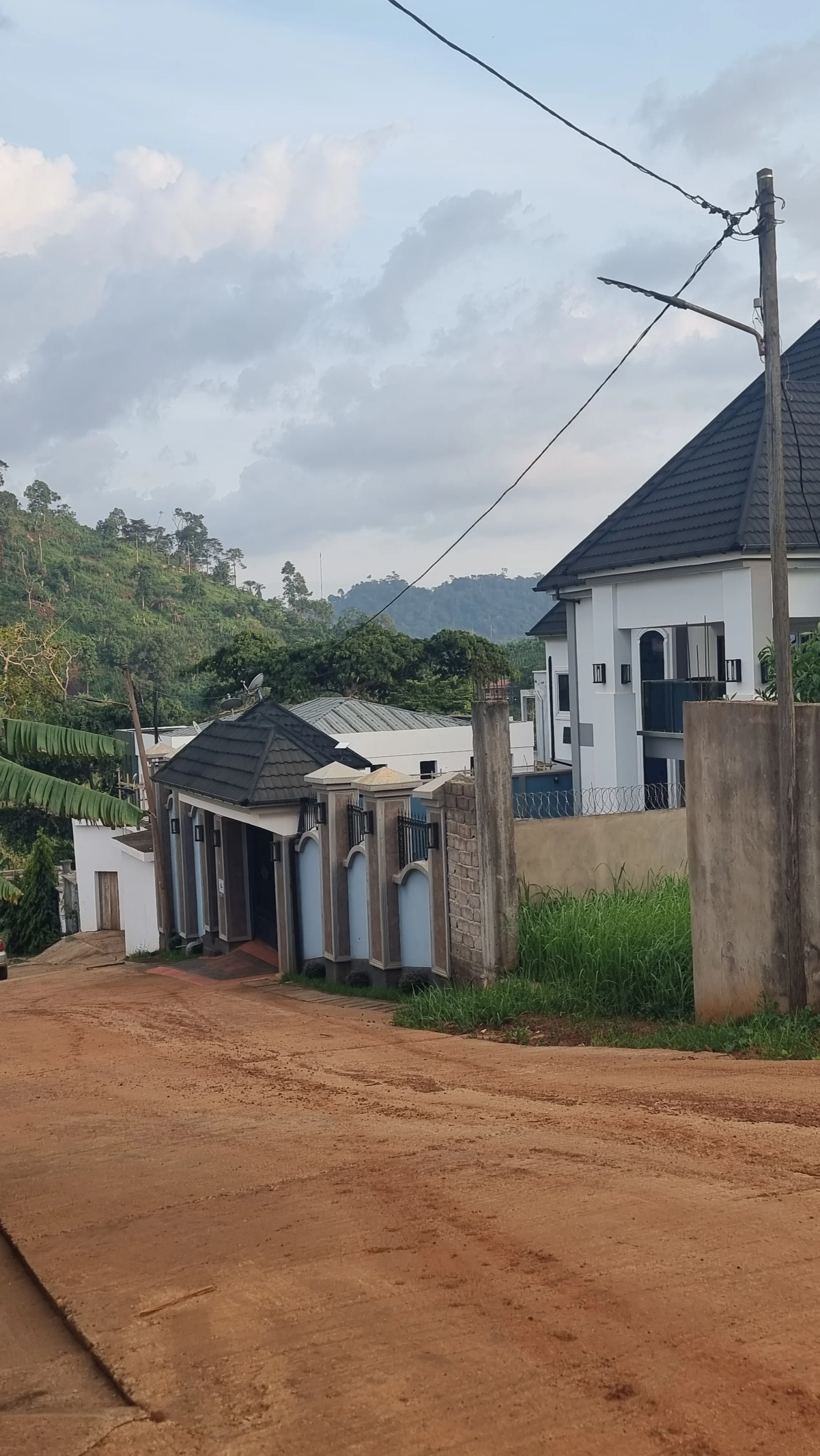 喀麦隆雅温得1000 m2地块