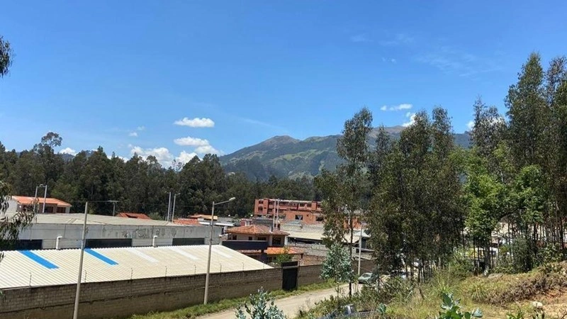 厄瓜多尔昆卡 1759 m2 地块