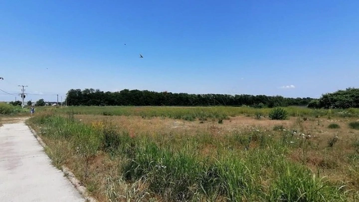 Земельный участок для застройки в районе Батаjnica, Белград, Сербия