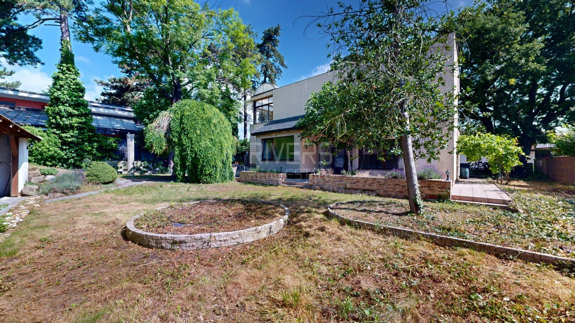 Land plot 983 m² in Bratislava, Slovakia