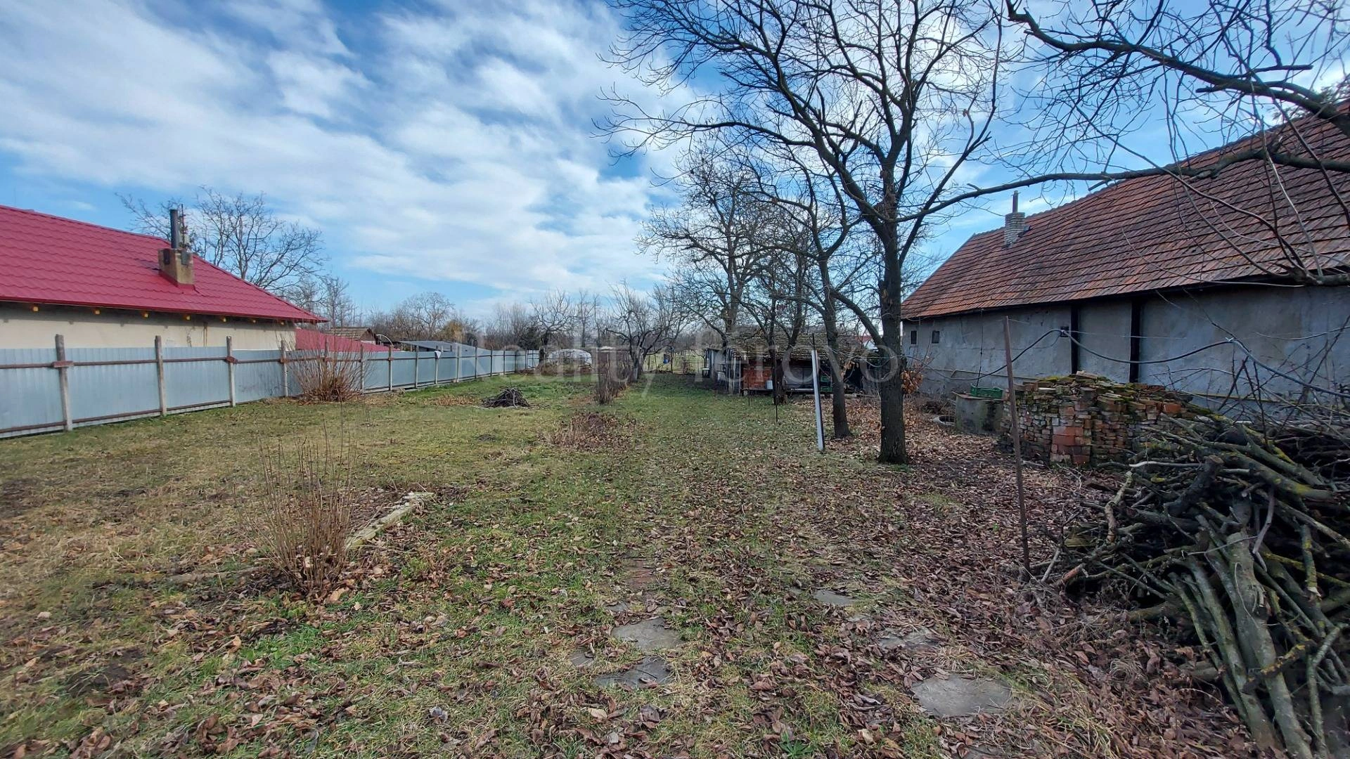 Terreno 720 m² em Gurbanovo, Eslováquia