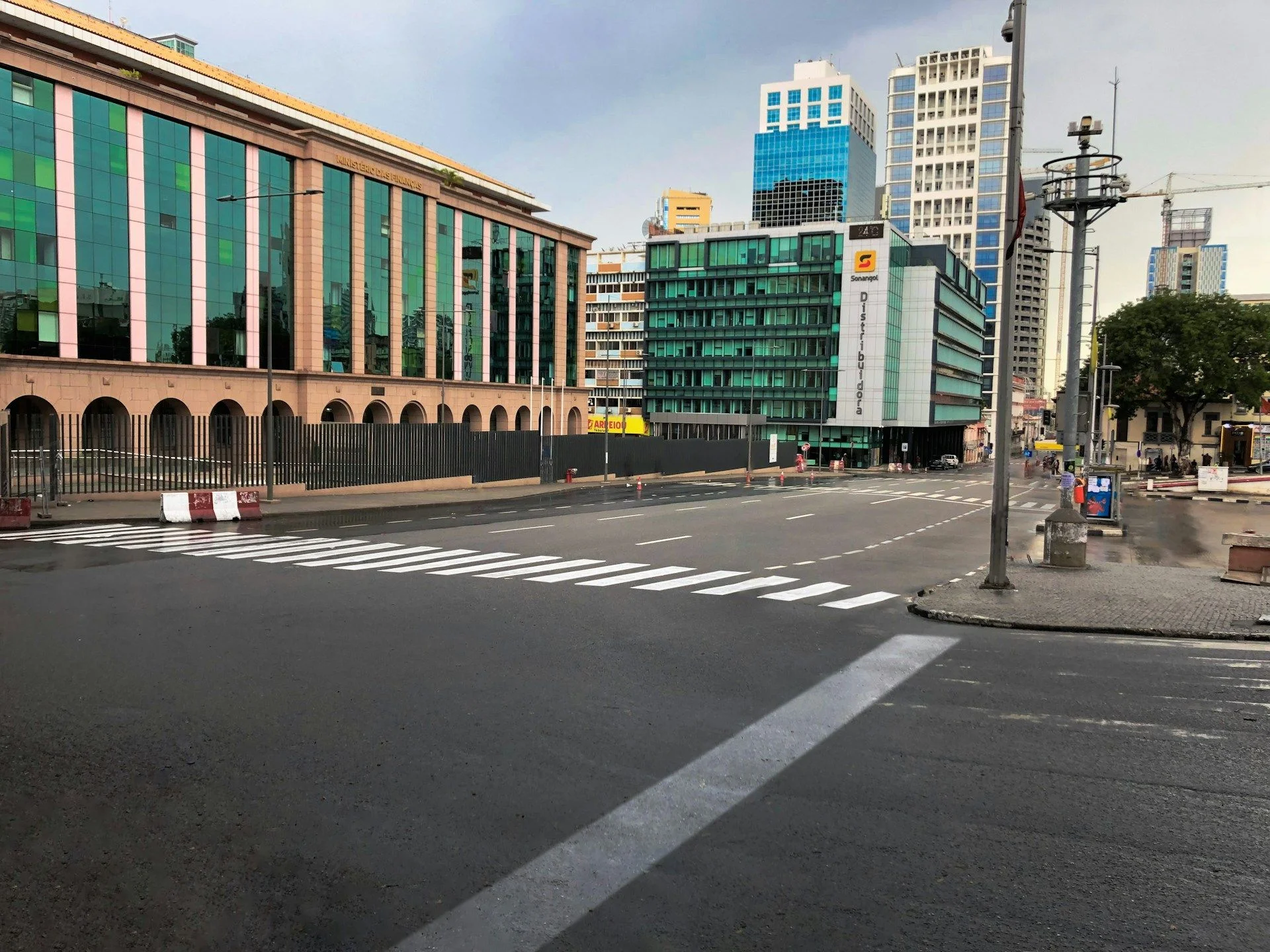 Gestão de Ativos Imobiliários em Luanda – Soluções de Investimento Turnkey | VelesClub Int.