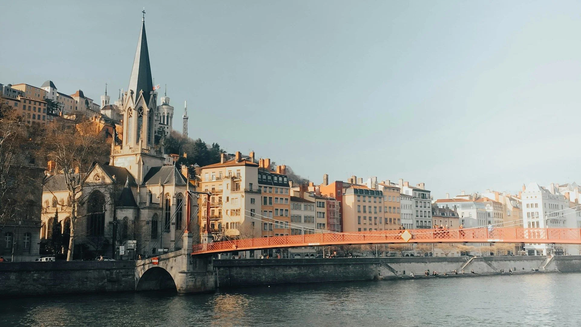 International Money Transfer Services to Lyon, France | VelesClub Int.