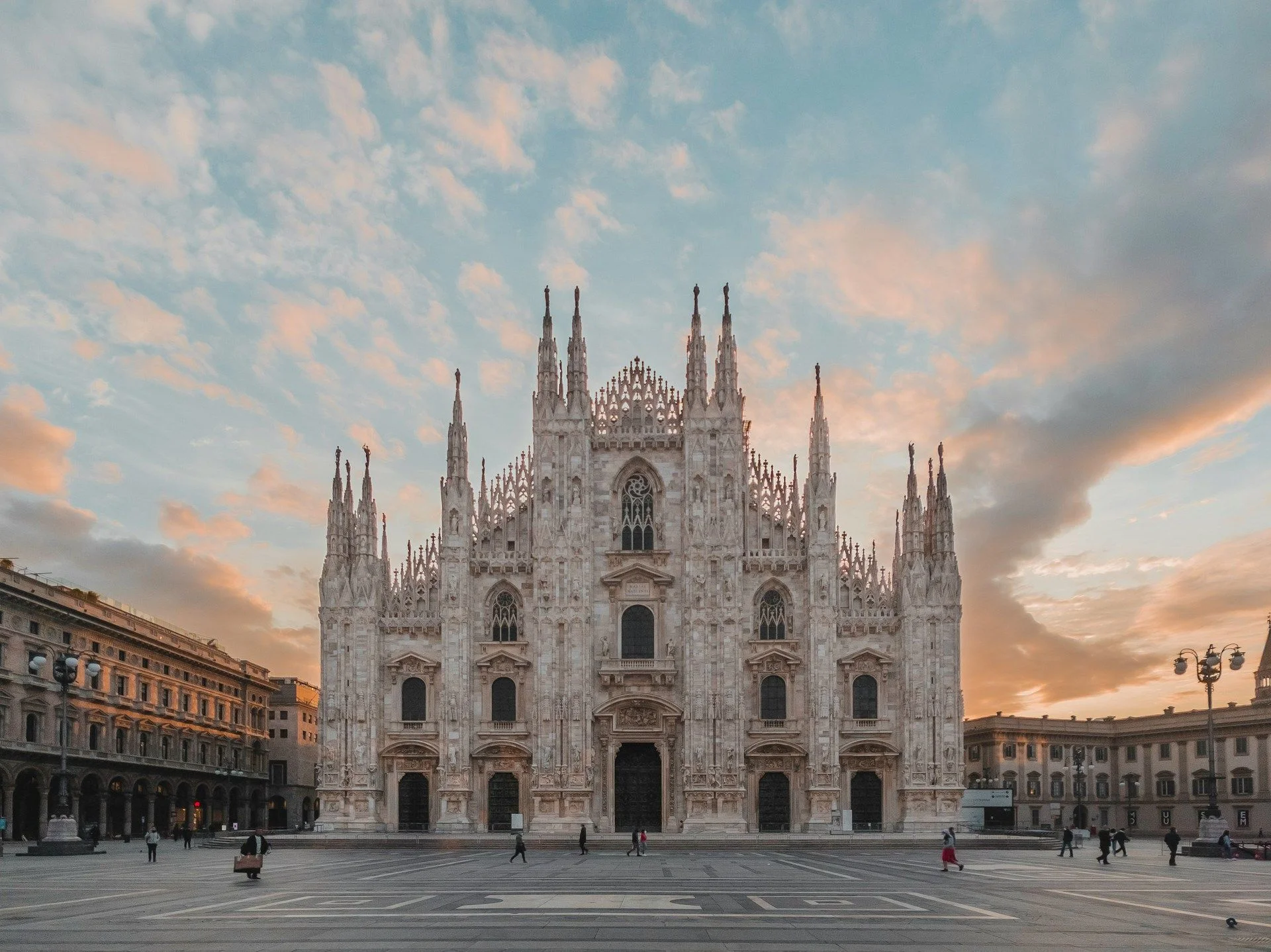 Cross-border payments to Milan, Italy | VelesClub Int.
