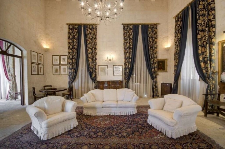 منزل فسيح بمساحة 1000 م² في قورمي، مالطا